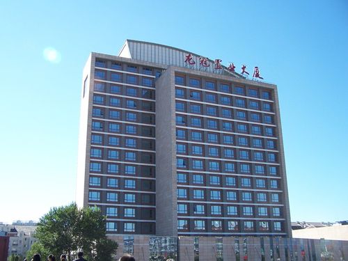 小    区:龙冠润景 年    代: 2006年 朝    向