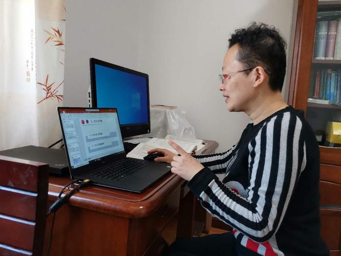 "云端"教学春风化雨,网络课堂润物无声